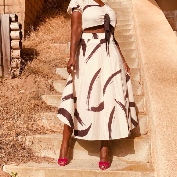 White skirt set - Picture 3 of 4